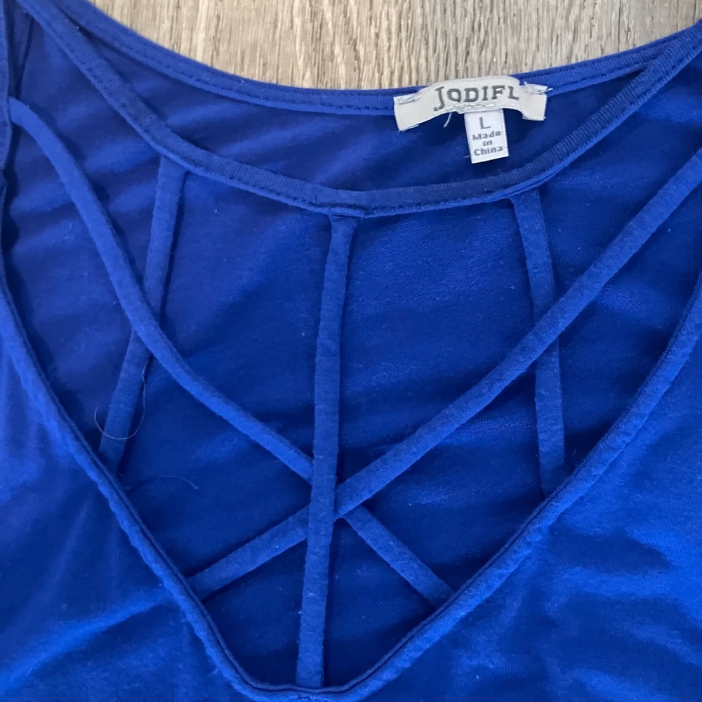 Tank Tops (2) - Picture 5 of 6